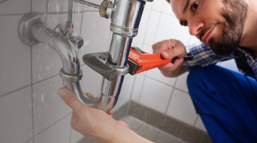 Local expert plumbing services in Farmersburg, IA